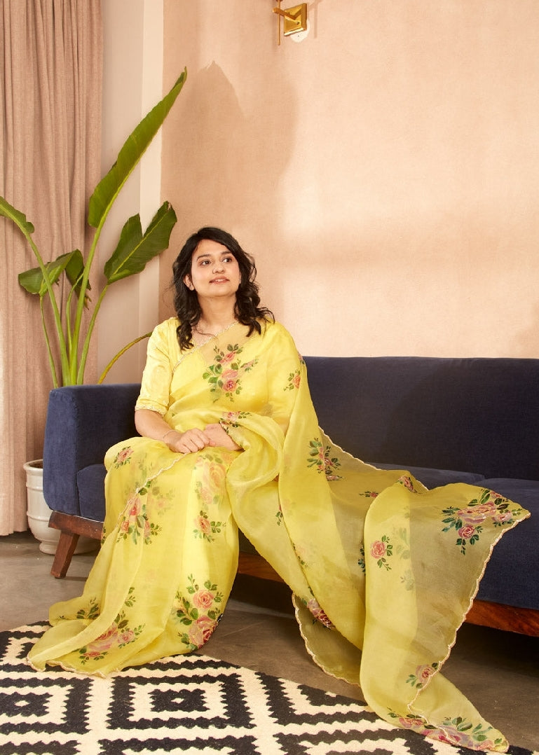 Fancy scalloped lace border yellow 🟡 saree