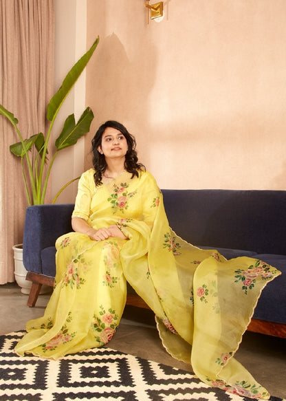 Fancy scalloped lace border yellow 🟡 saree