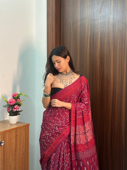Printed cutton saree contrast  ♥️ red