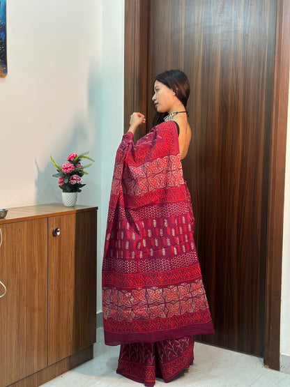 Printed cutton saree contrast  ♥️ red