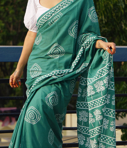 Printed cutton green  saree contrast