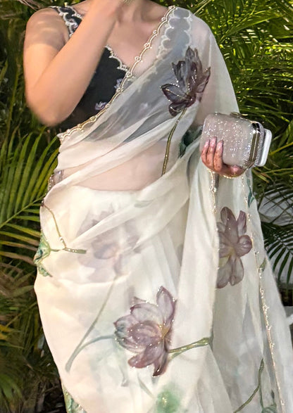 Fancy scalloped lace border design with golden detailing saree