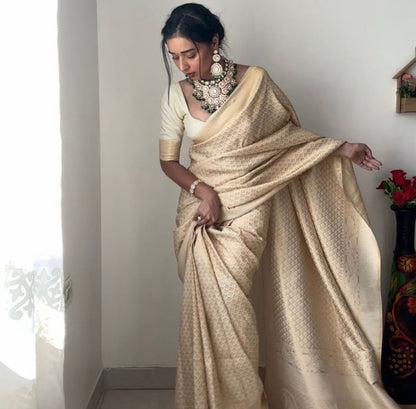 Elegant Banarasi silk saree for wedding season 💛