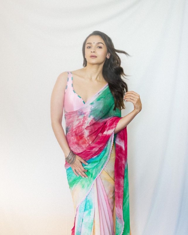 Alia Bhatt rainbow shade saree